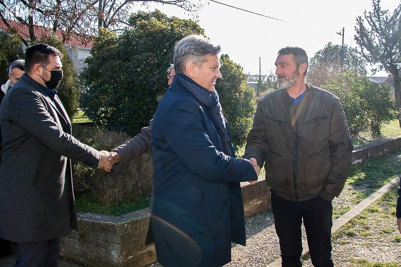 Zvizdić sa delegacijom posjetio Bošnjake u Mostaru koji se žale na maltretiranje policije