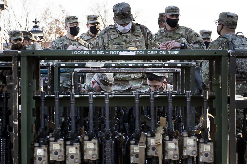 Capitol sada podsjeća na vojnu bazu zbog prisustva velikog broja Nacionalne garde (Foto: EPA-EFE)