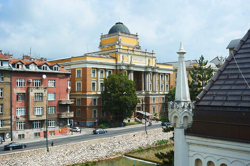Rektorat Univerziteta u Sarajevu (Foto: Shutterstock)