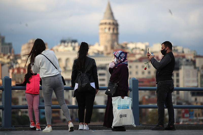 Pretpostavlja se da je i pandemija koronavirusa uzrok smanjenja broja stanovnika u Istanbulu (Foto: EPA-EFE)