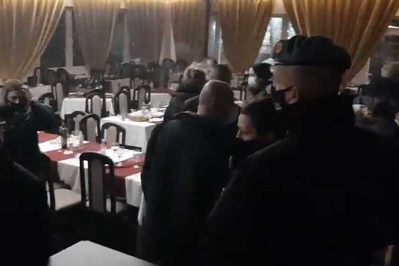Image result for U restoranu u Vogošći zatečeno 238 osoba: Vlasnik kažnjen, objekat zatvoren