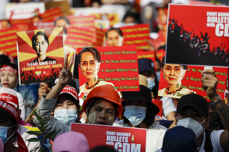 Stotine hiljada ljudi na ulicama Mijanmara
