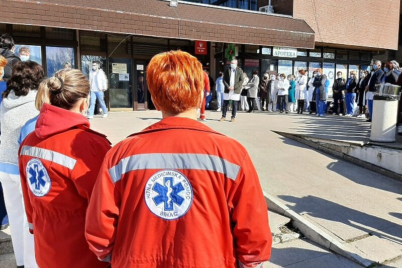 Još uvijek u potpunosti nije sanirana šteta na objektu u Bihaću (Foto: FENA)