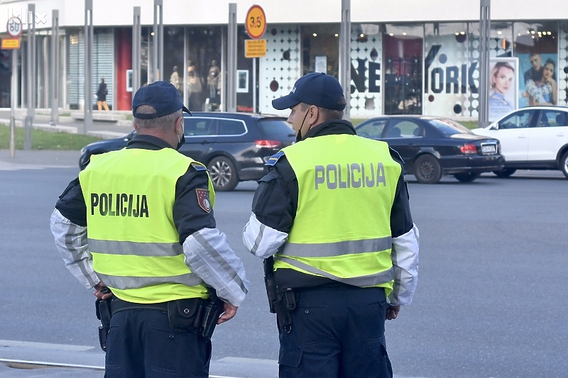 Policija KS (Foto: T. S./Klix.ba)