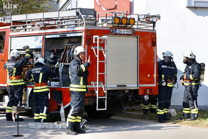 Požar su lokalizovali tuzlanski vatrogasci (Foto: A. K./Klix.ba)