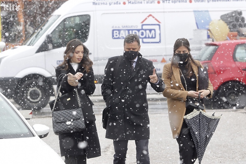 Novalić dolazi na jutrošnje ročište u Sud BiH (Foto: T. S./Klix.ba)