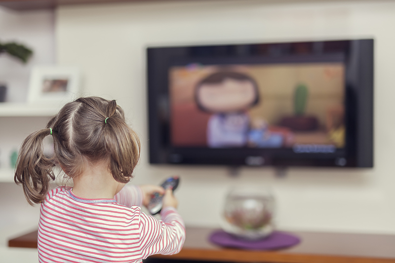 Gledanje u ekran povezano s neurokognitivnim razvojem djece (Foto: Shutterstock)