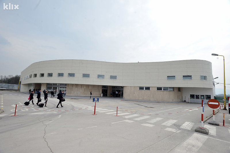 Putnički terminal Međunarodnog aerodroma u Tuzli (Foto: Arhiv/Klix.ba)