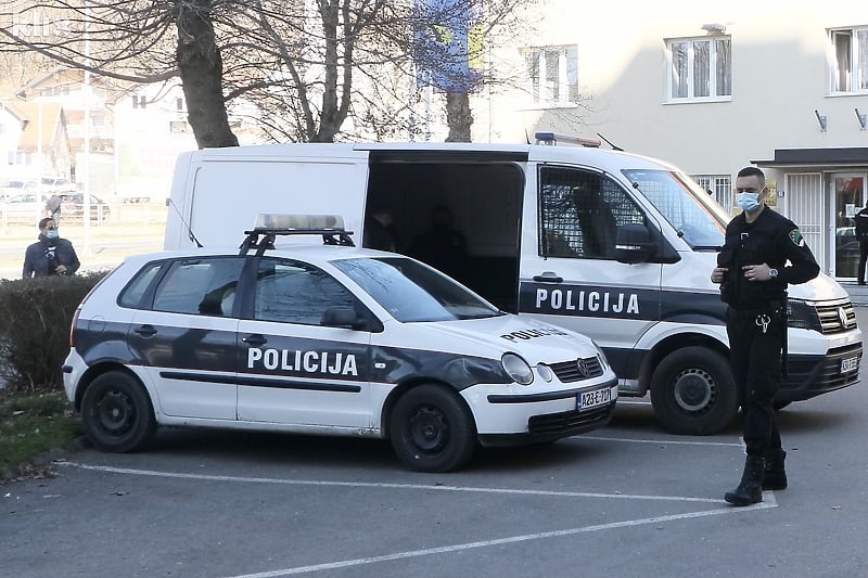 Policija u Tuzli trenutno nema mogućnost kažnjavanja onih koji se ne pridržavaju mjera (Foto: A. K./Klix.ba)