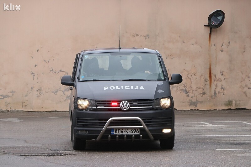 Akciju su izveli službenici Uprave policije MUP-a TK (Foto: A. K./Klix.ba)