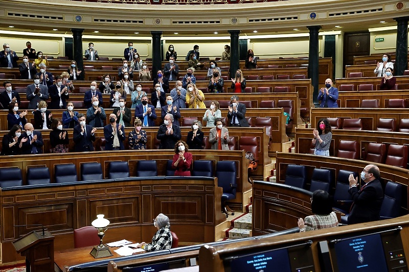 Aplauz u španskom parlamentu nakon glasanja o legalizaciji eutanazije (Foto: EPA-EFE)