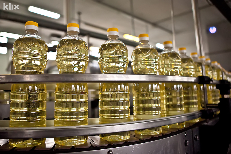 Cijena ulja košta od 2,55 do 3,10 KM (Foto: Ilustracija/Shutterstock (Foto: A. K./Klix.ba)