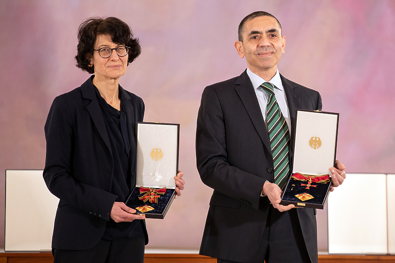 Ozlem Tureci i Ugur Sahin (Foto: EPA-EFE)