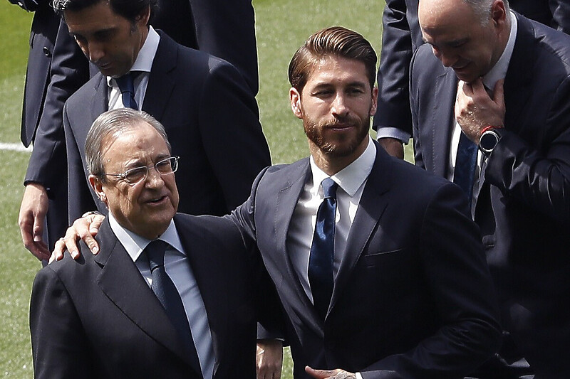 Florentino Perez i Sergio Ramos (Foto: EPA-EFE)