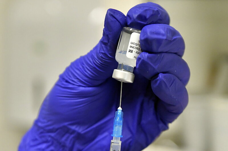 BiH će danas dobiti 49.800 doza vakcina putem COVAX-a (Foto: EPA-EFE)
