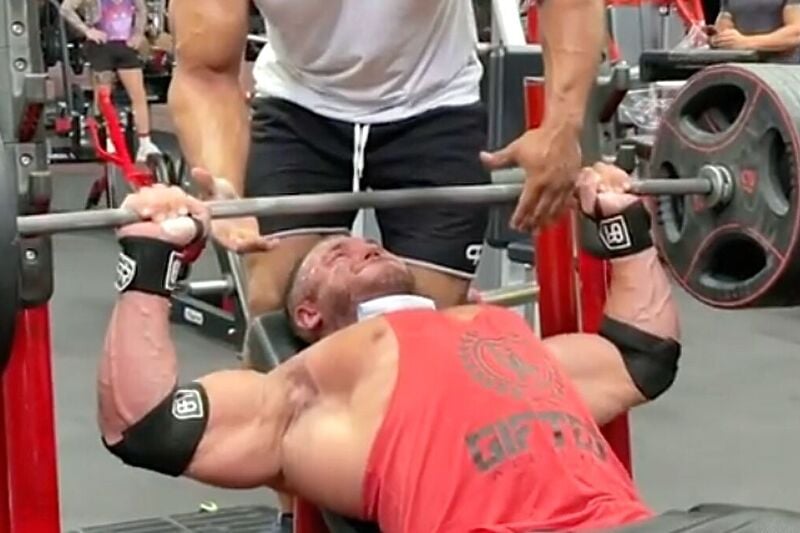 Trenutak kada je bodybuilder doživio povredu (Foto: Screenshot)