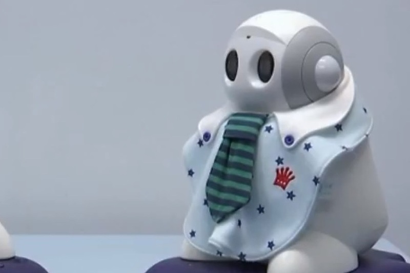 Roboti koji pomažu autističnoj djeci u Hong Kongu (Foto: Screenshot YouTube PressTV)