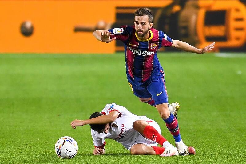 Pjanić gotovo ne igra u Barceloni i očekuje se da napusti Nou Camp (Foto: Twitter)