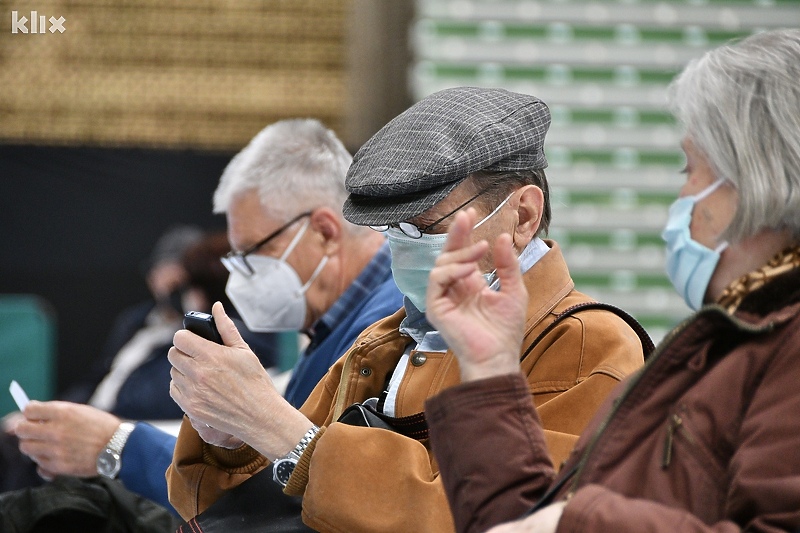 U Tuzlanskom kantonu dosad je vakcinisano devet hiljada osoba (Foto: I. Š./Klix.ba)