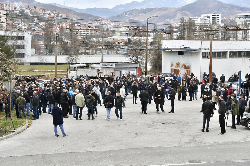 GRAS-ovi radnici izražavali nezadovoljstvo u krugu preduzeća (Foto: I. Š./Klix.ba)