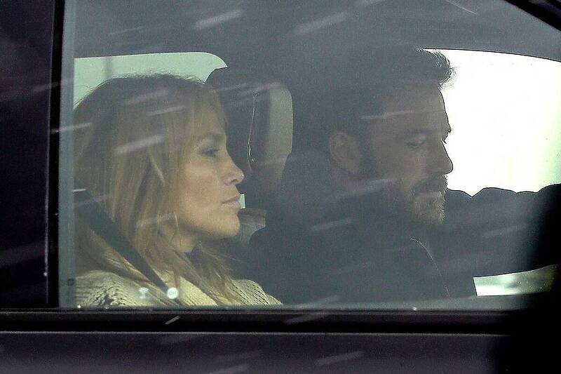 Affleck i Lopez na putu za Montanu (Foto: Backgrid)