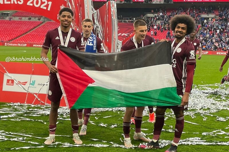 Choudhury i Fofana s palestinskom zastavom (Foto: Twitter)