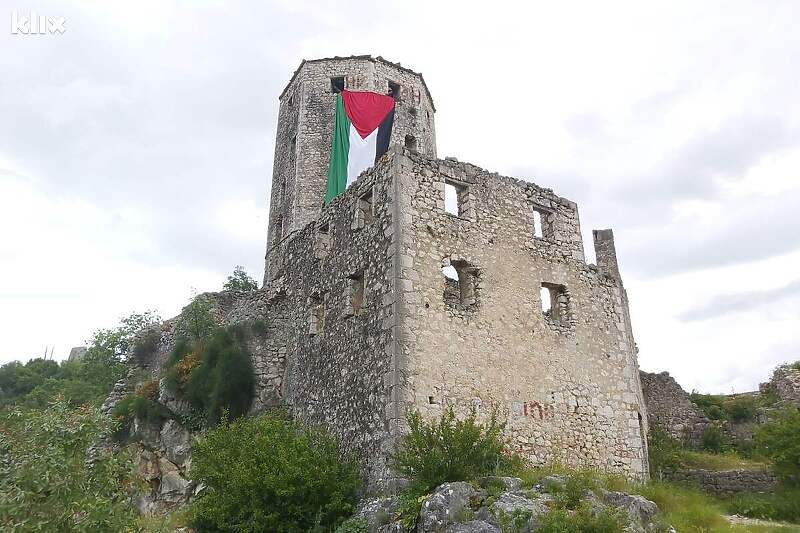 Počiteljska kula
