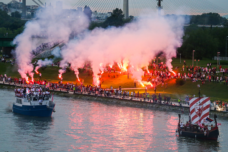 Navijači Crvene zvezde slavili titulu (Foto: FK Crvena zvezda)