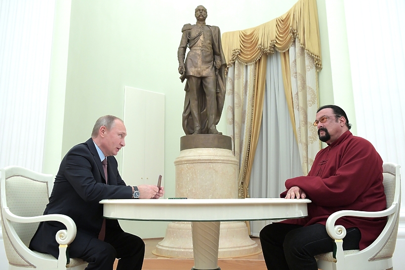 Steven Seagal i Vladimir Putin (Foto: EPA-EFE)