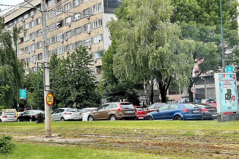 Saobraćajna nesreća izazvala gužvu na glavnoj saobraćajnici u Sarajevu (Foto: Klix.ba)