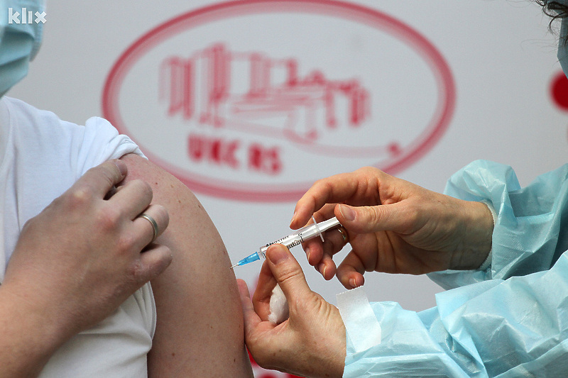Uskoro se očekuje isporuka novih doza vakcina (Foto: E. M./Klix.ba)