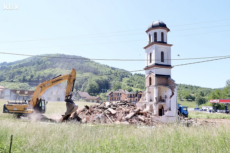 Nelegalno izgrađena crkva uklonjena je u subotu (Foto: A. K./Klix.ba)