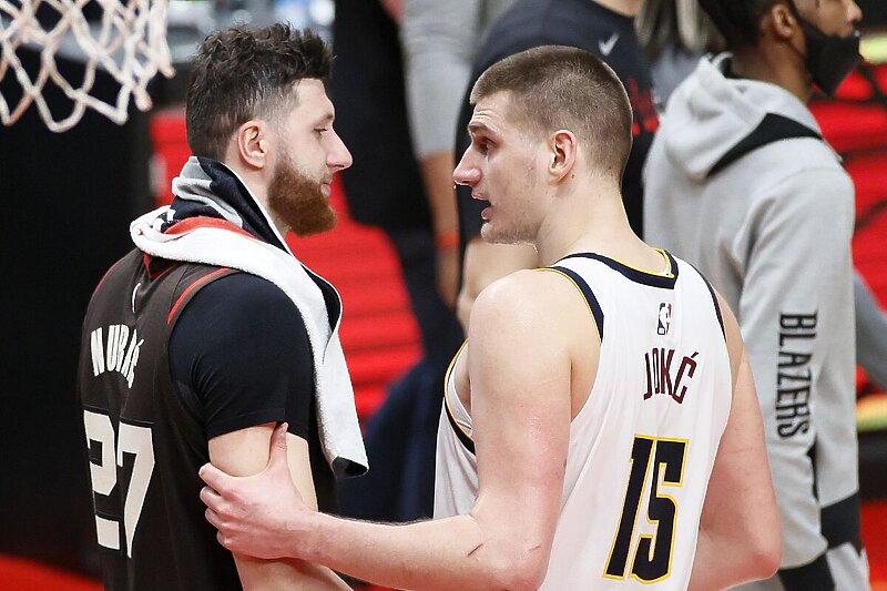 Jusuf Nurkić i Nikola Jokić (Foto: Twitter)