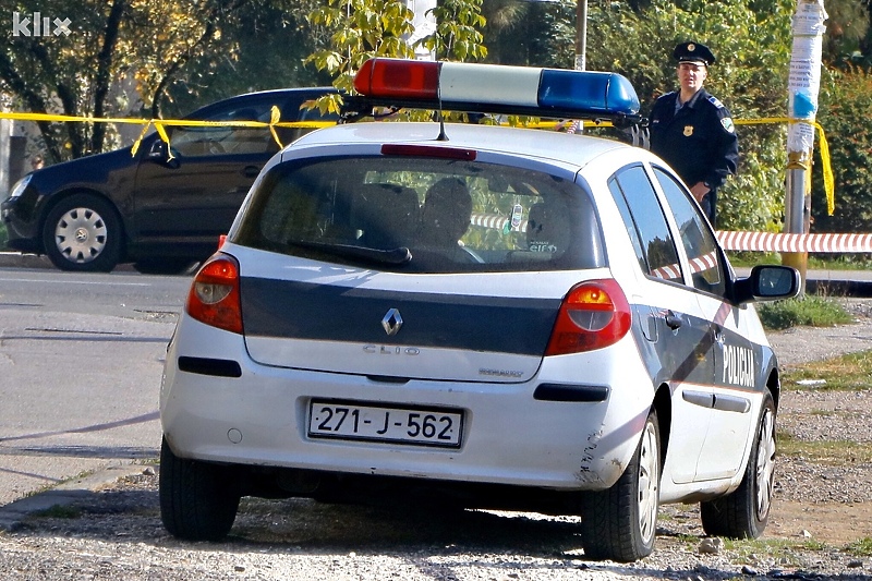 Policija obavlja uviđaj na mjestu događaja (Foto: A. K./Klix.ba)