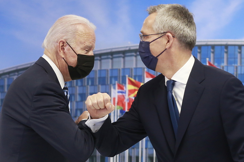 LIder SAD-a Joe Biden i šef NATO-a Jens Stoltenberg (Foto: EPA-EFE)