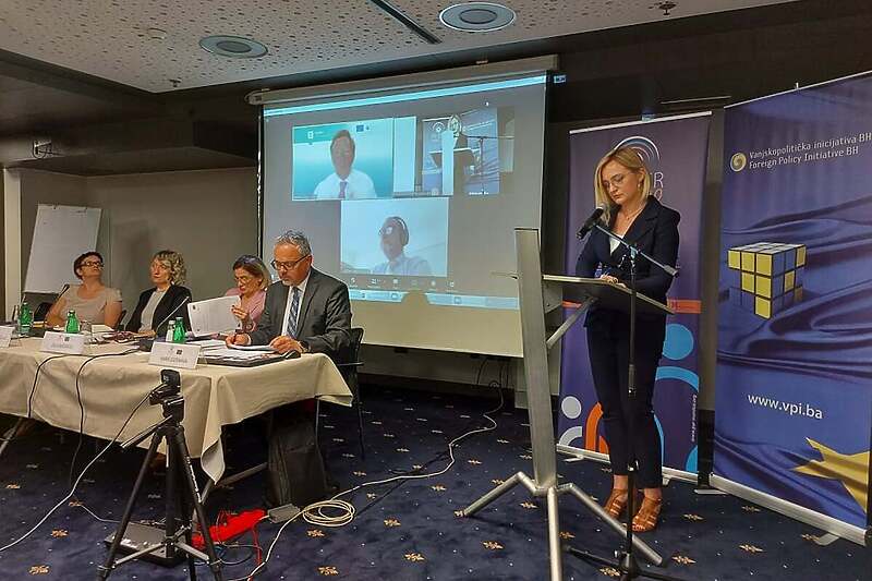 Predstavljen izvještaj o javnoj upravi u BiH (Foto: Vanjskopolitička inicijativa)