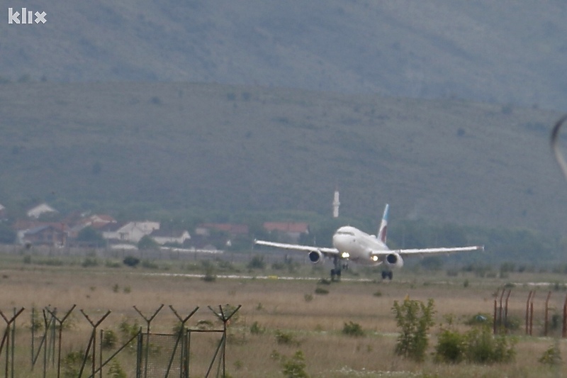 Aerodrom se koristi i za civilne svrhe