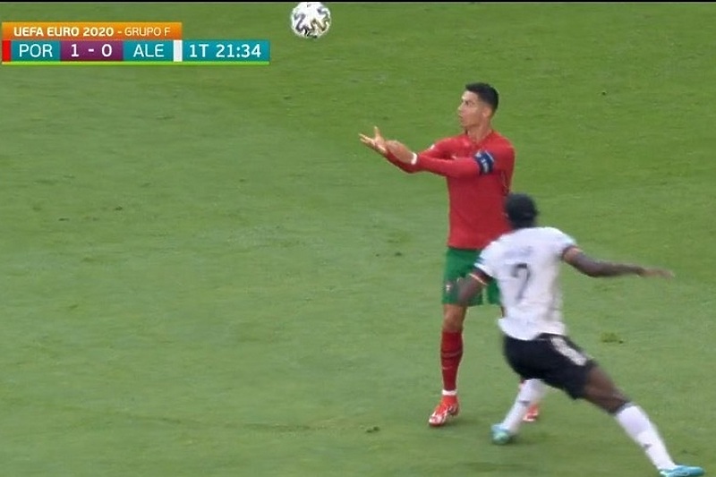 Ronaldo je postigao tri gola u prva dva meča na Euru (Foto: Screenshot)