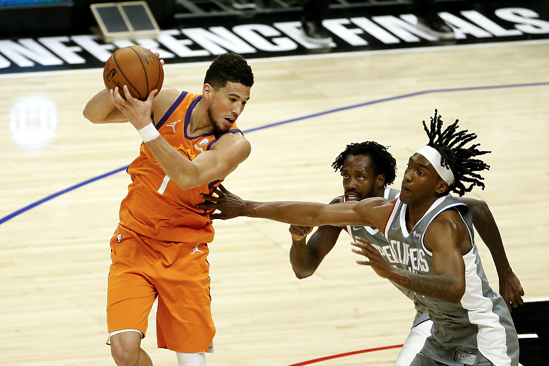 Devin Booker je bio najefikasniji kod Sunsa s 25 poena (Foto: EPA-EFE)