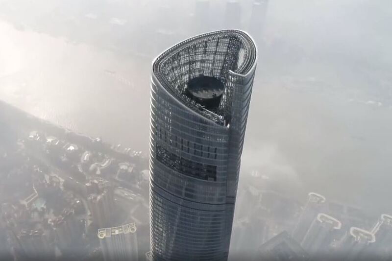 J Hotel (Foto: YouTube Shanghai Tower J Hotel)