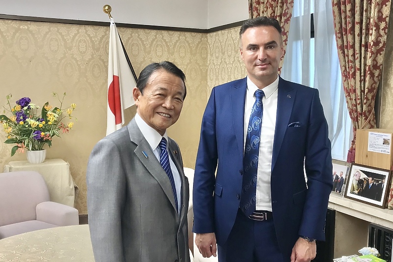 Zamjenik premijera Japana i ambasador Berjan