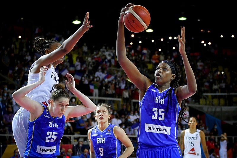 Jonquel Jones u akciji na Eurobasketu (Foto: EPA-EFE)