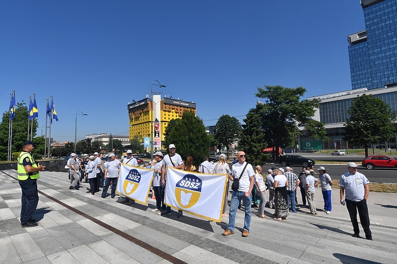 Protestno okupljanje zaposlenih u institucijama Bosne i Hercegovine (Foto: T. S./Klix.ba)