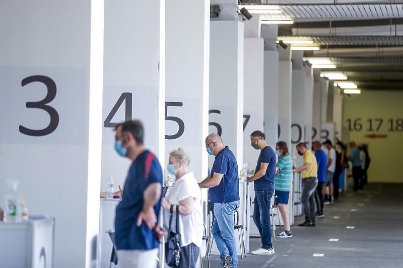 Masovno vakcinisanje na Zagrebačkom velesajmu (Foto: Slavko Midzor/PIXSELL)