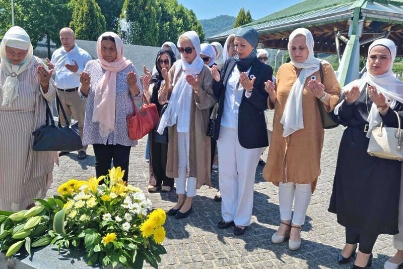 Delegacija obišla Memorijalni centar (Foto: FENA)