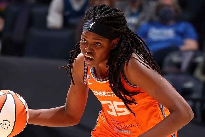 Jonquel Jones fantastičnom partijom predvodila Connecticut do trijumfa