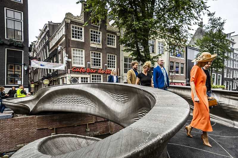 Amsterdamski most napravljen 3D printerom (Foto: EPA-EFE)