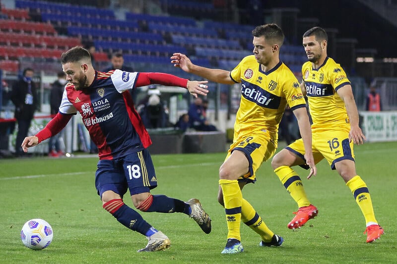 Nahitan Nandez u dresu Cagliarija (Foto: EPA-EFE)