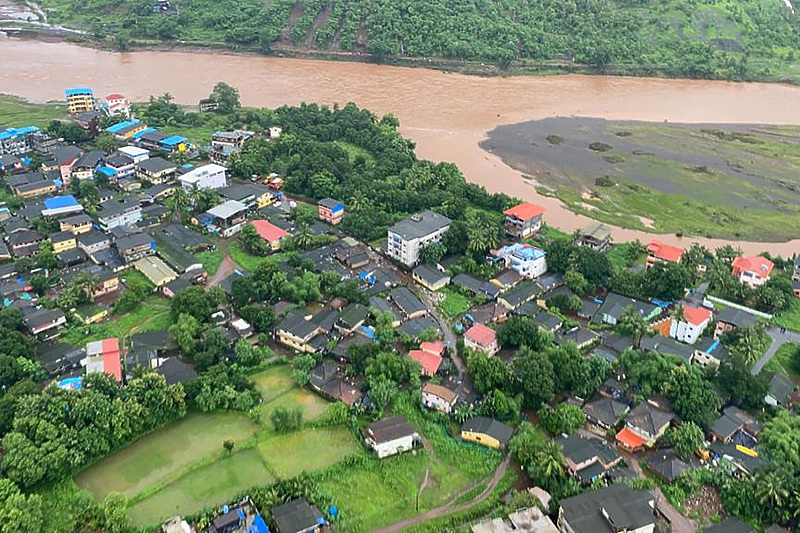 Poplave u Indiji (Foto: EPA-EFE)