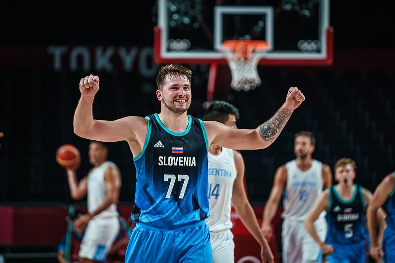 Luka Dončić dominirao na olimpijskom debiju (Foto: Twitter/FIBA)